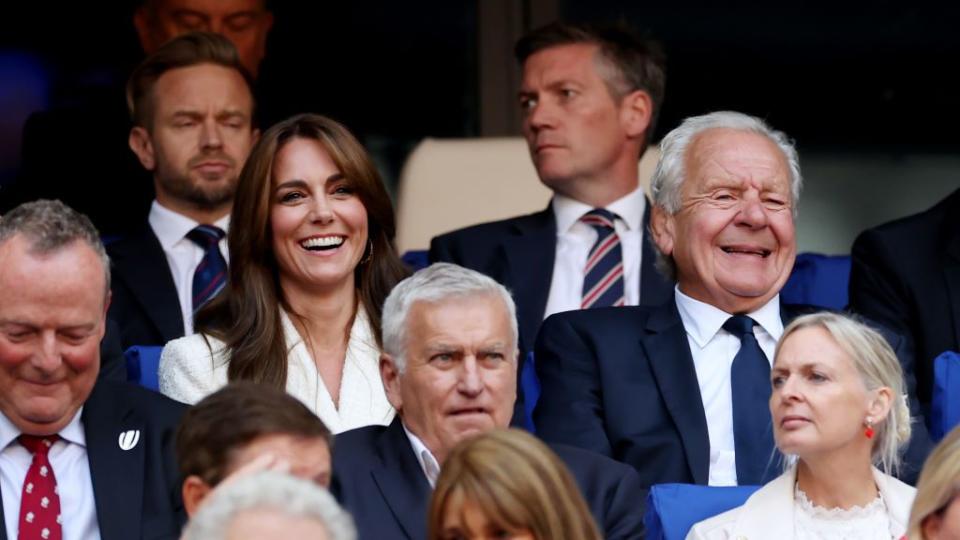 marseille, france october 15 catherine, princess of wales and patron of the england rugby football union rfu, and sir bill beaumont cbe, chairperson of world rugby, are seen in attendance prior to the rugby world cup france 2023 quarter final match between england and fiji at stade velodrome on october 15, 2023 in marseille, france photo by michael steele world rugbyworld rugby via getty images