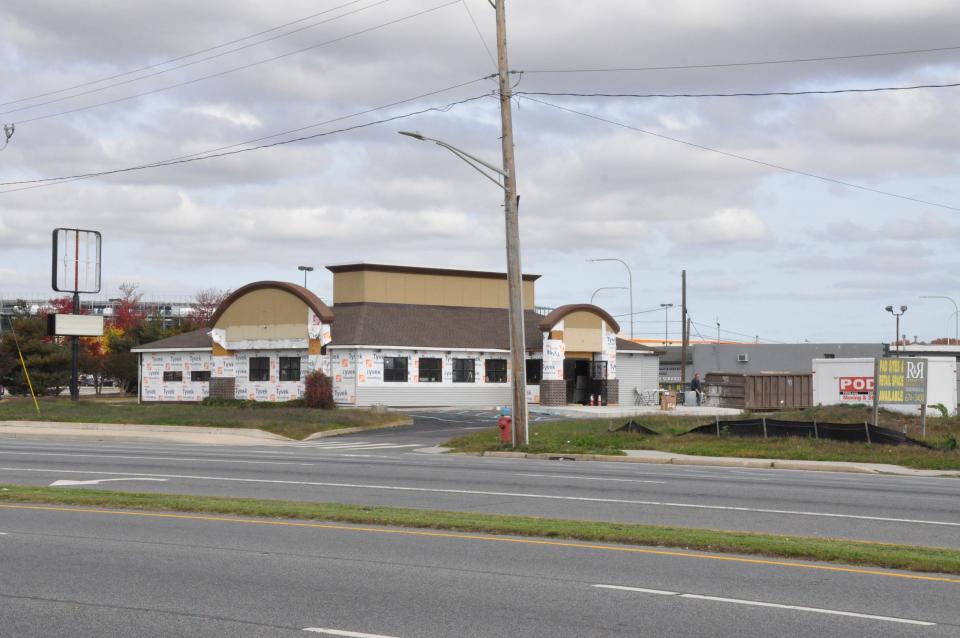 The former Pizza Hut on Route 13 at Leipsic Road in Dover is being renovated as the site of a Citizens Bank. On the property to the right, a commercial/retail center is planned with four buildings.