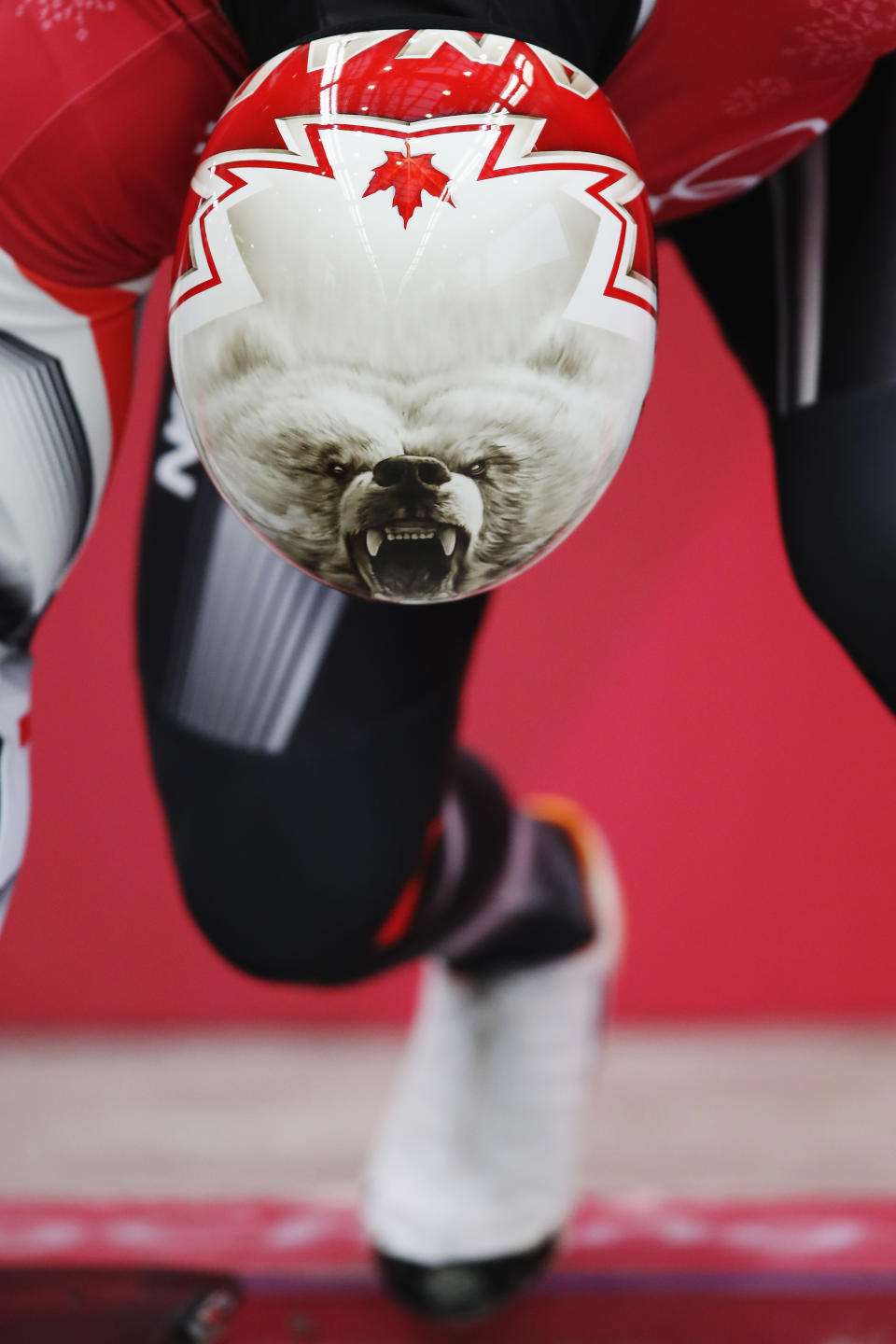 <p>A closer look at the polar bear being donned by Canadian riders. </p>