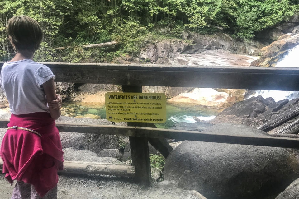 A warning sign posted for the waterfalls on the Lower Falls Gold Creek Trail from Golden Ears Provincial Park in British Columbia, Canada. (British Columbia Ministry of Environment)