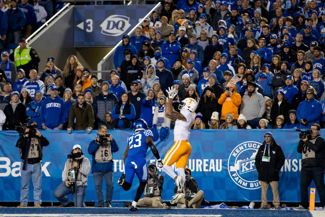 Tennessee wide receiver Velus Jones Jr. (1) caught a touchdown over Kentucky strong safety Tyrell Ajian (23) in UT’s 45-42 win over UK last season at Kroger Field.