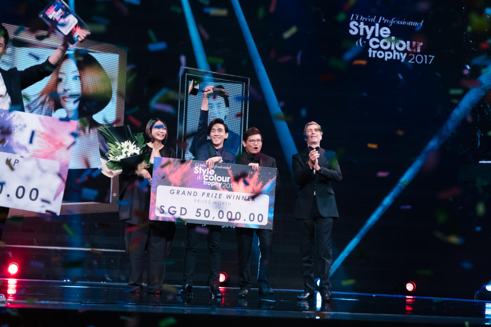 Den winning the <span>L’Oréal Singapore Style & Colour Trophy </span> competition