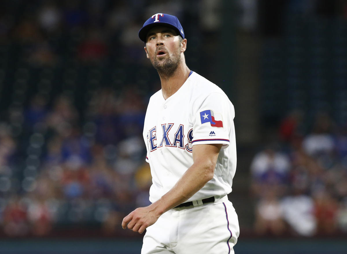 Rangers acquire Cole Hamels from Phillies
