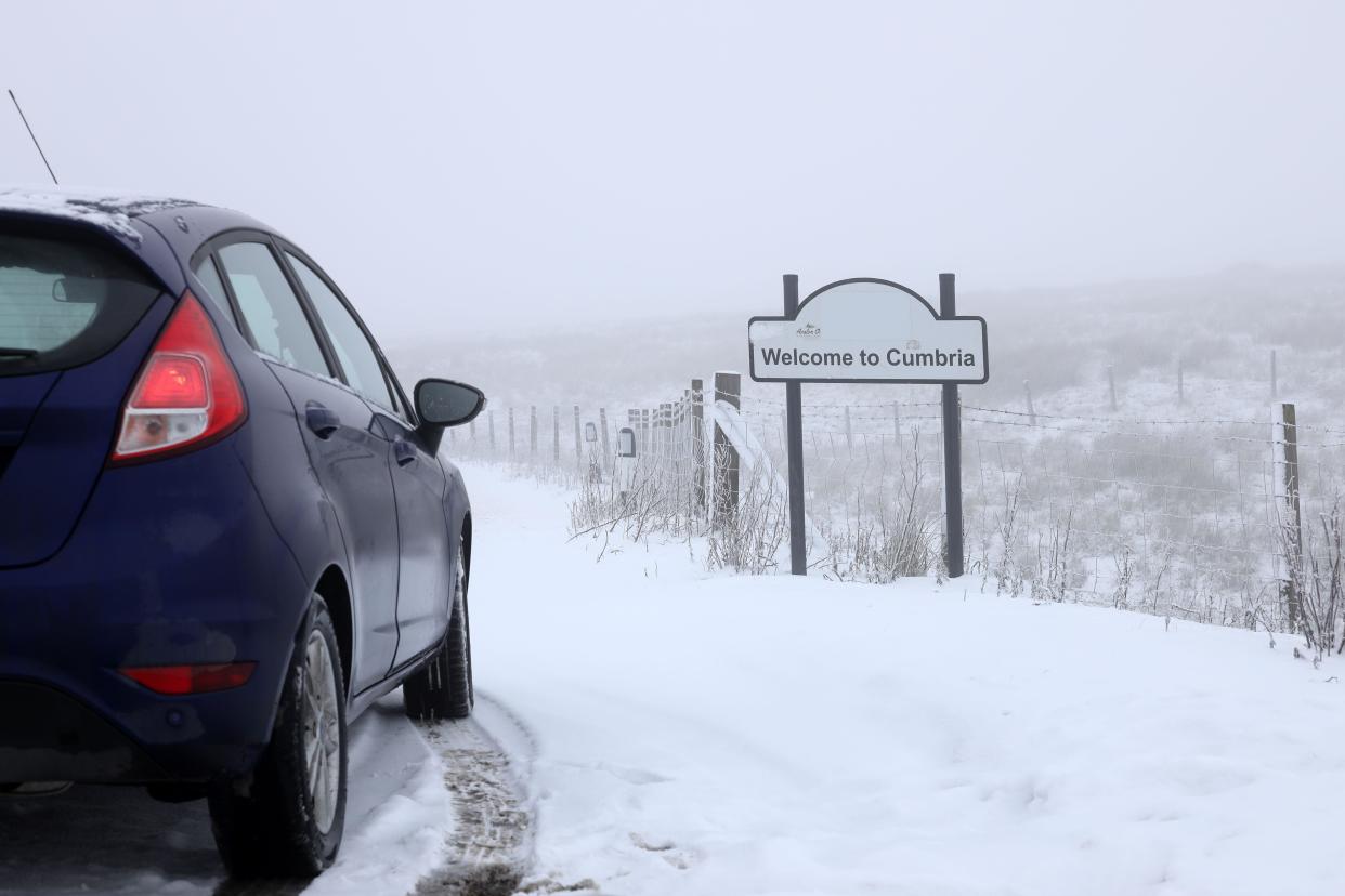 B6277, County Durham/Cumbria Border, UK. 3rd December 2023. UK Weather. Snow, ice and fog is affecting high level routes between Middleton-in-Teesdale, County Durham and Alston in and Cumbria today.  Roads are mainly clear however some sections are icy. Credit: David Forster/Alamy Live News