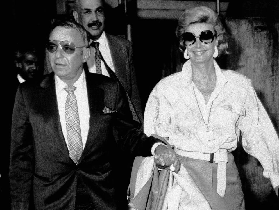 Frank Sinatra and his wife after a Concorde flight