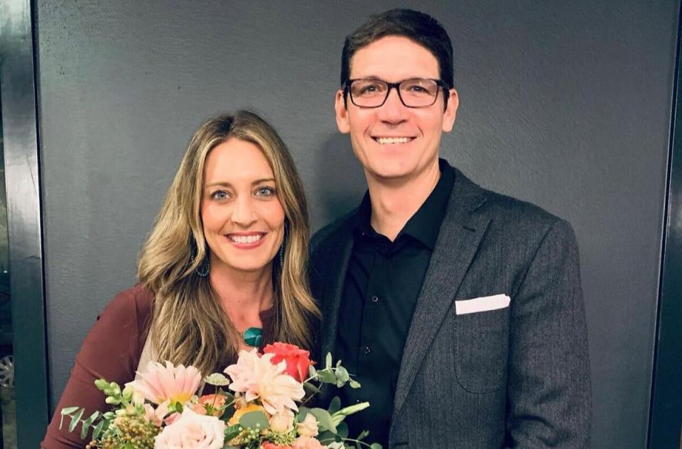 Married Megachurch Pastor Who Stepped Away After Messaging Another Woman Returns to Pulpit