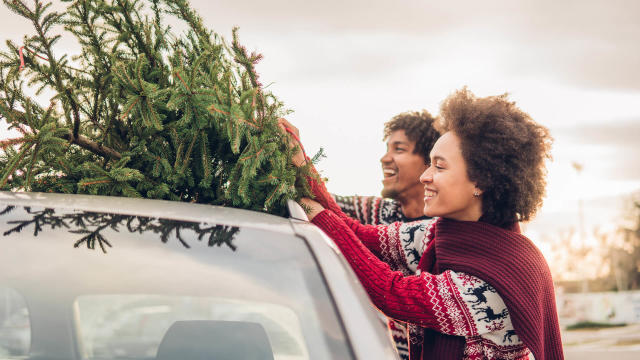 A 12-foot-tall 2D Christmas tree is looking over Fifth Avenue now