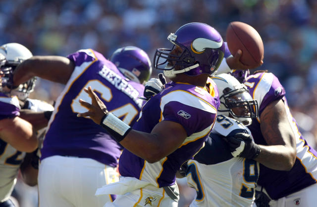 196 Vikings Qb Donovan Mcnabb Stock Photos, High-Res Pictures, and Images -  Getty Images