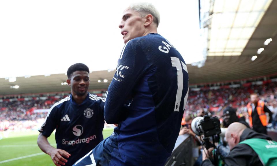 <span>Alejandro Garnacho celebrates after scoring Manchester United’s third goal against Southampton in injury time.</span><span>Photograph: Toby Melville/Reuters</span>