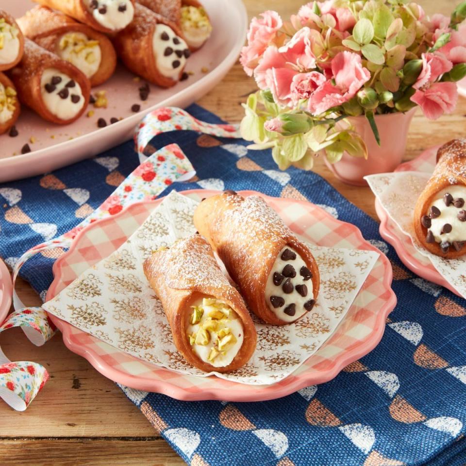 valentines day desserts cannoli