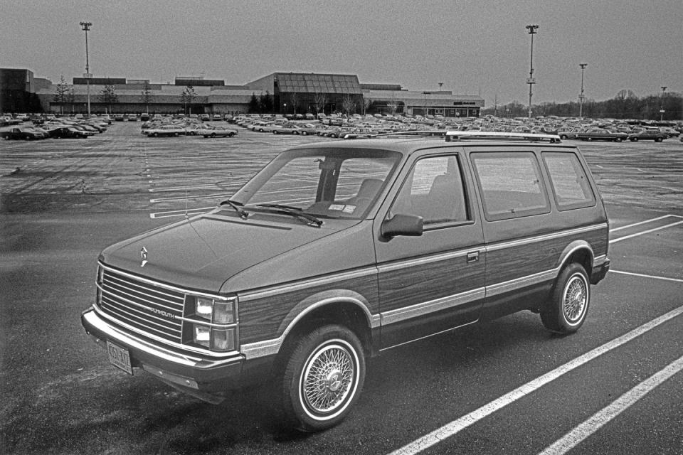 1984 plymouth voyager le