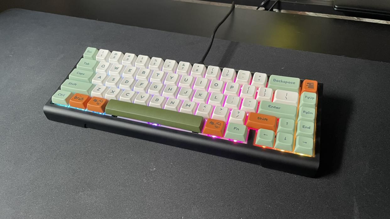  How to build a keyboard with the Ducky ProjectD Tinker65. 