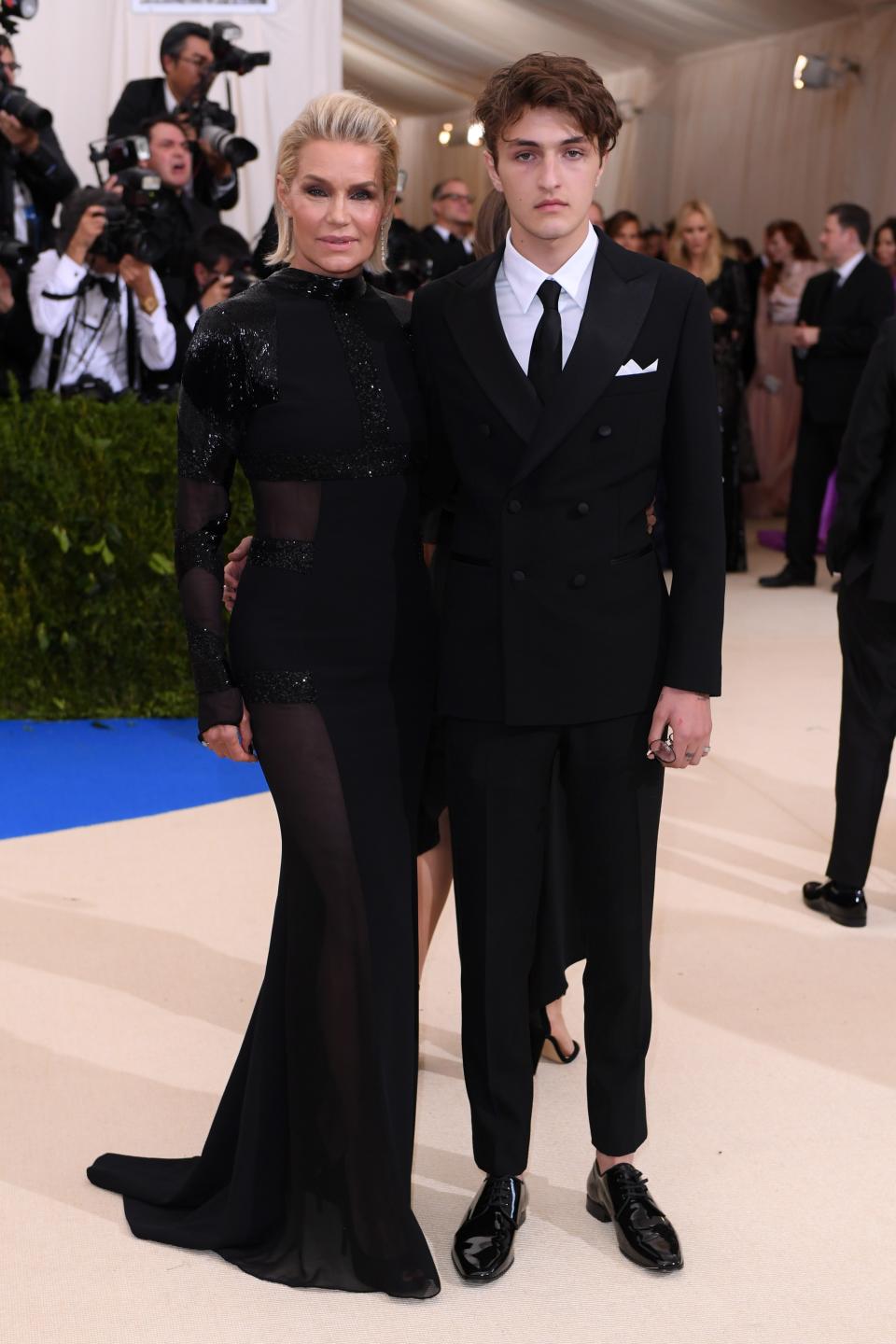 <h1 class="title">Yolanda Hadid and Anwar Hadid</h1><cite class="credit">Photo: Shutterstock</cite>