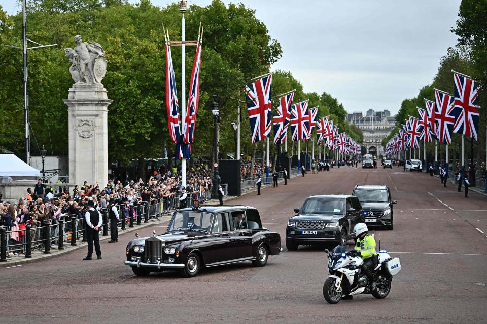 King Charles’ convoy arrives at Buckingham Palace (AFP via Getty Images)