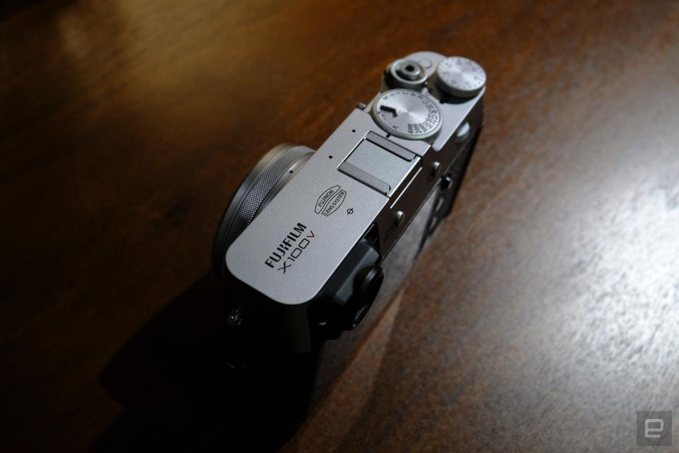 Fujifilm X100V