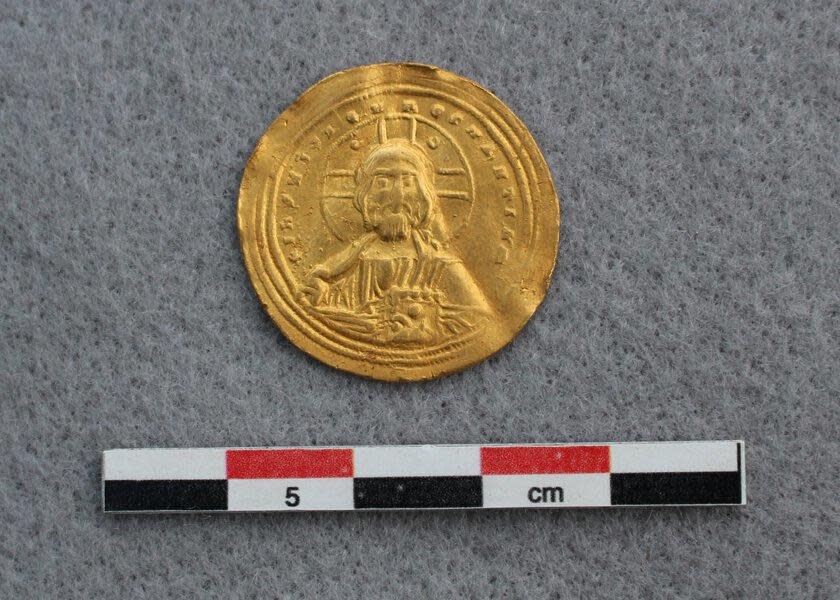 Christ is depicted on one side of the coin. / Credit: Martine Kaspersen/Innlandet County Municipality