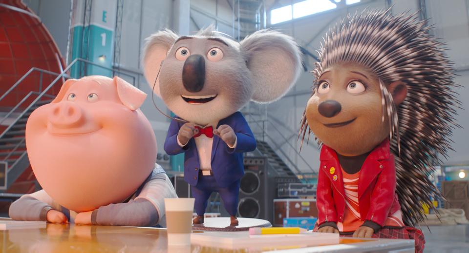 SING 2, from left: Pig Gunter (voice: Nick Kroll), Buster Moon (voice: Matthew McConaughey), Ash (voice: Scarlett Johansson), 2021. © Universal Pictures /Courtesy Everett Collection