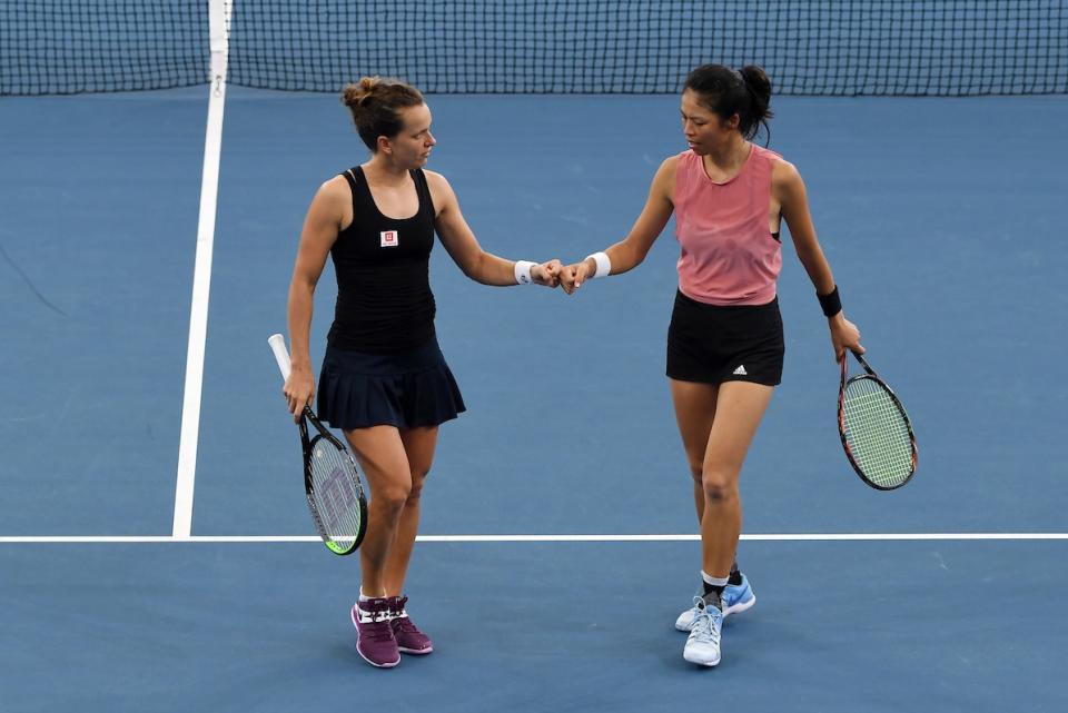 台灣網球一姐謝淑薇和捷克搭檔史翠可娃今天在布里斯本網球賽女雙決賽，以3比6、7比6（9比7）、10比8擊敗澳洲的巴蒂與荷蘭的貝坦絲所組成「澳荷聯軍」奪冠。
