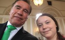 Außerdem engagiert sich Schwarzenegger für den Klimschutz und ist ein Fan von Greta Thunberg: Von der Klimaschützerin war er nach einem Treffen "sehr beeindruckt", wie er bei Instagram schrieb. Er machte ihr dann auch ein ganz besonderes Geschenk: Für ihre Reise in den USA und Kanada stellte der Ex-Gouverneur von Kalifornien ihr ein Elektroauto zur Verfügung. (Bild: www.instagram/gretathunberg)