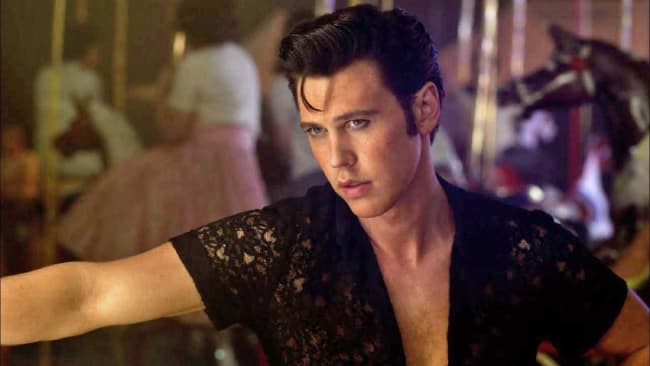 Austin Butler poses as Elvis Presley in the film Elvis