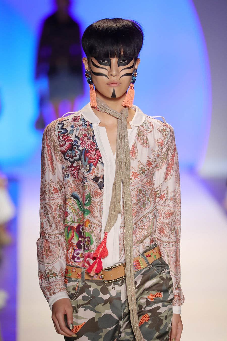 ¿Quién dijo que las cebras no podían hacer su debut en la moda? Sin duda este filtro se ve mejor enla pasarela de Desigual que en la aplicación. Foto: Antonio de Moraes Barros Filho/Getty Images.