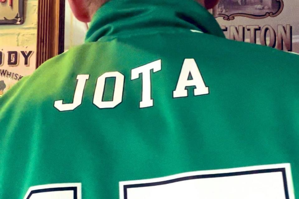 Marvel actor dons Celtic top with 'Jota' as he celebrates team's win <i>(Image: Tony Curran, Twitter)</i>