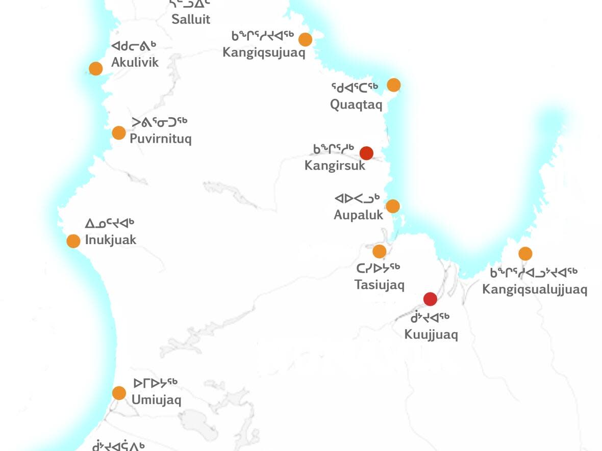 A map from the Nunavik Regional Board of Health and Social Services website on Oct. 21 shows a high risk of COVID-19 in Ivujivik, Salluit, Kangirsuk and Kuujjuaq.  (Nunavik Regional Board of Health and Social Services website - image credit)