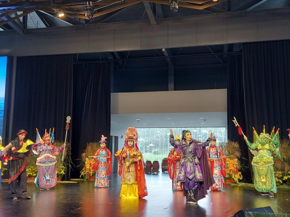 秀琴歌劇團《海神媽祖》宣揚媽祖救人濟世精神。（記者游宏洋攝）