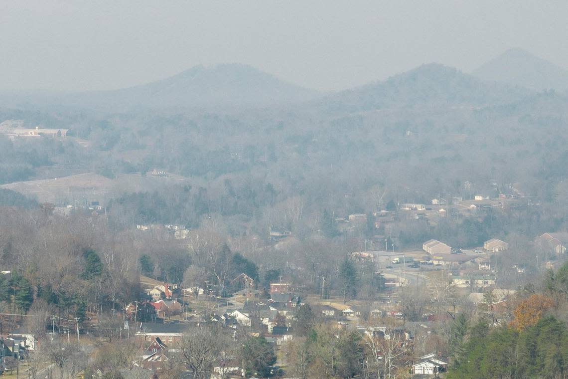 Smoke fills the sky in Estill County, Ky., on Wednesday, Nov. 9, 2022. Two wildfires are currently burning in Estill County.