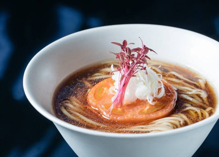 「素食醬油拉麵（ヴィーガンラーメン醤油）」1200日圓（未稅）