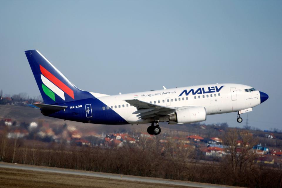 Malev Boeing 737