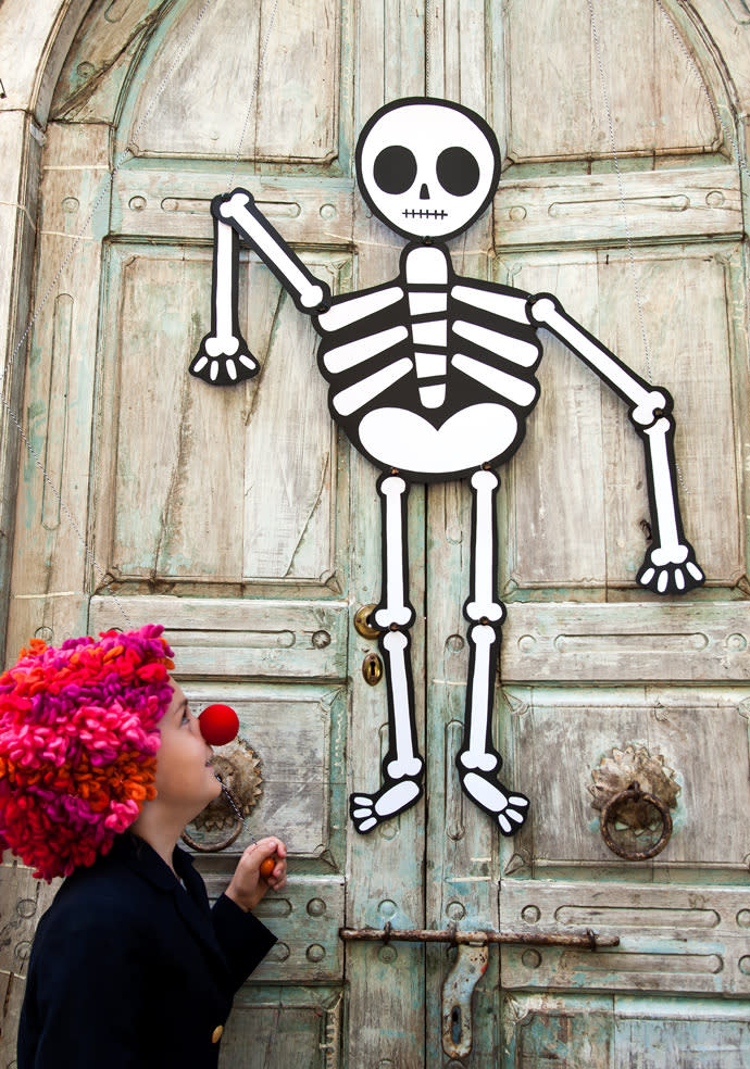 skeleton door decoration (Handmade Charlotte)