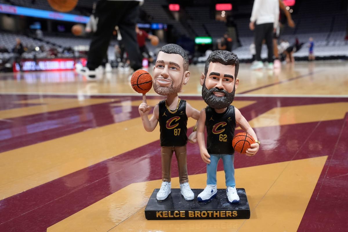 Cleveland Cavaliers celebrate Jason Kelce's career on Kelce brothers  bobblehead night - Yahoo Sports