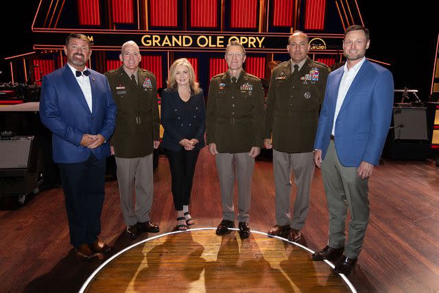 <p>Chris Hollo</p> John Clement (Deputy State Director/Military Advisor, U.S. Senator Marsha Blackburn), Major General LeBoeuf (Deputy Commanding General, US Army Reserve Command), U.S. Senator Marsha Blackburn (R-Tenn.), Staff Sgt Craig Morgan, General Poppas (Commander, US Army Forces Command), and Gaines Sturdivant (Red Light Management) on July 29, 2023