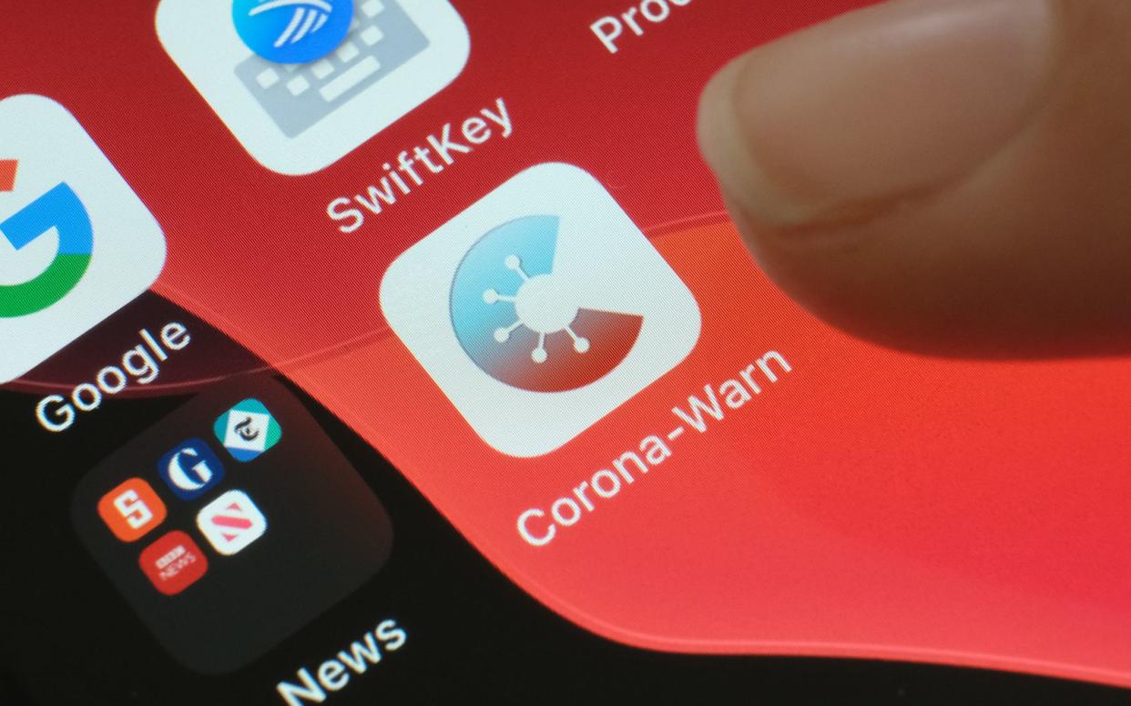 Mit der neuen Version 3.0 können Nutzerinnen und Nutzer der Corona-Warn-App auch positive Selbsttests einspeisen, um Kontaktpersonen zu warnen.  (Bild: 2020 Getty Images/Sean Gallup)