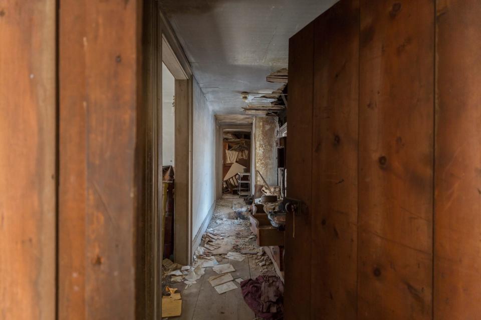 abandoned home long island hallway