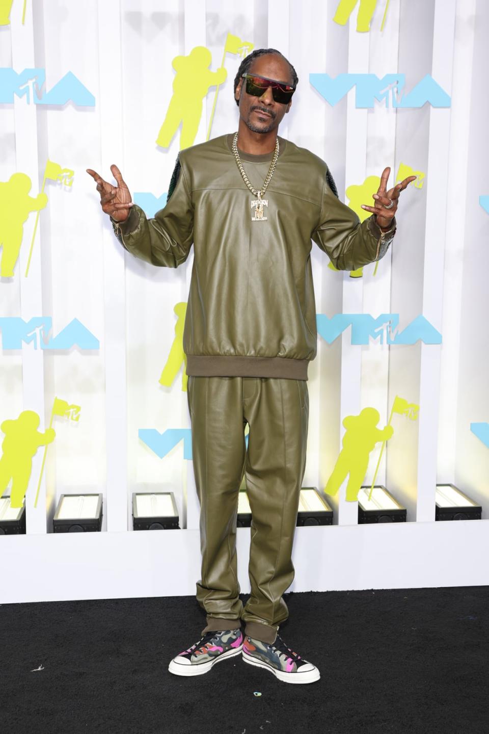 <div class="inline-image__title">Snoop Dogg</div> <div class="inline-image__caption"><p>Snoop Dogg shines on, but where's Martha?</p></div> <div class="inline-image__credit">Arturo Holmes/FilmMagic/Getty</div>