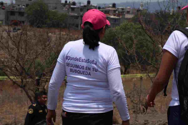 Madres Buscadoras en el lugar donde hallaron un supuesto crematorio clandestino en CDMX. Foto: Sharenii Guzmán.