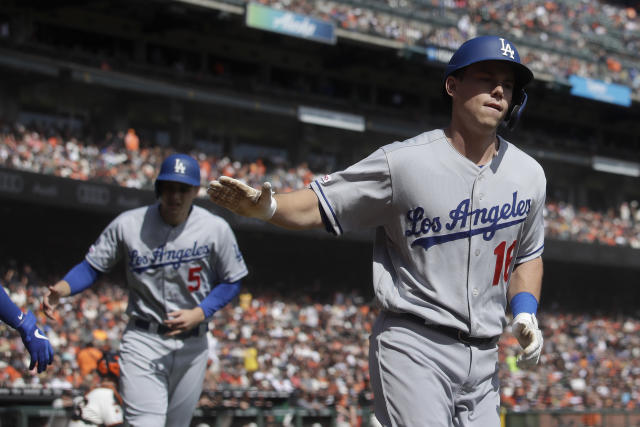 Bochy loses to Dodgers 9-0 in final game as Giants manager