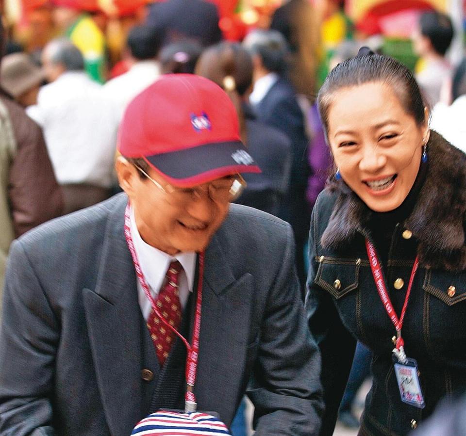 吳東進夫妻有2女1子，傳出喜事的吳昕東是吳東進唯一的兒子。（聯合知識庫）