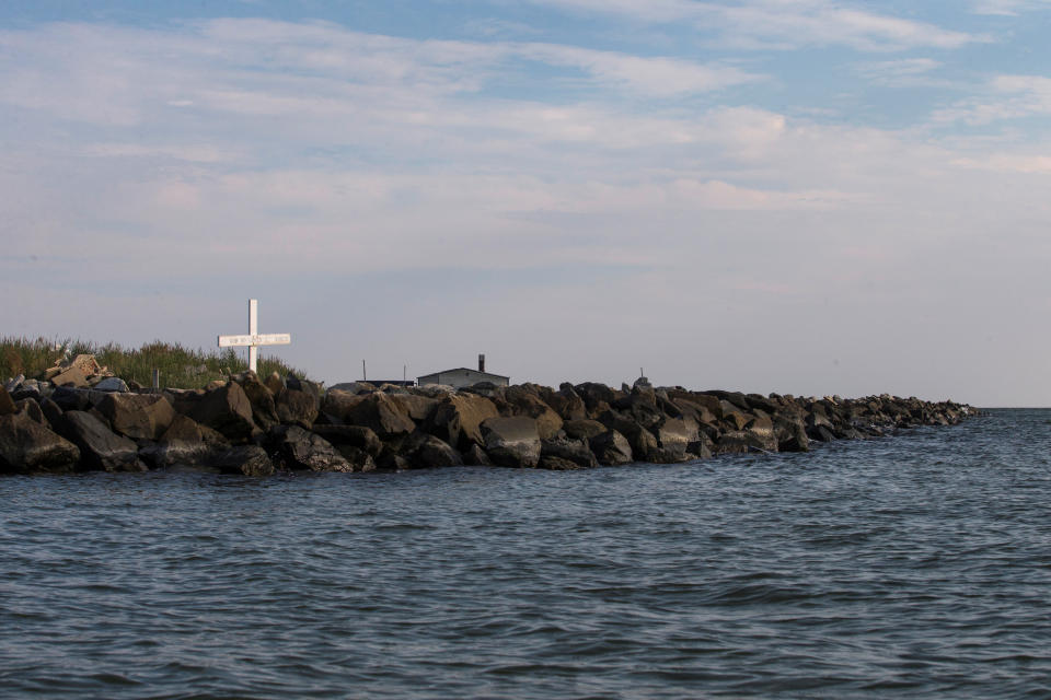 <p>A seawall erected to prevent erosion is seen along the east side of Tangier Island, Virginia, Aug. 2, 2017. (Photo: Adrees Latif/Reuters) </p>