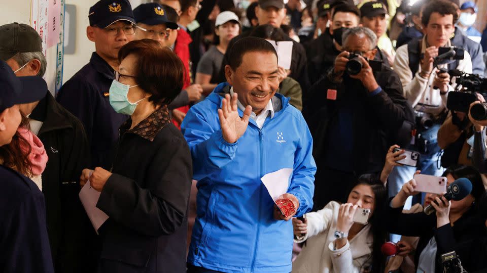 Hou Yu-ih, the presidential candidate of the main opposition party Kuomintang (KMT), casts his vote in New Taipei City, on January 13, 2024 - Carlos Garcia Rawlins/Reuters