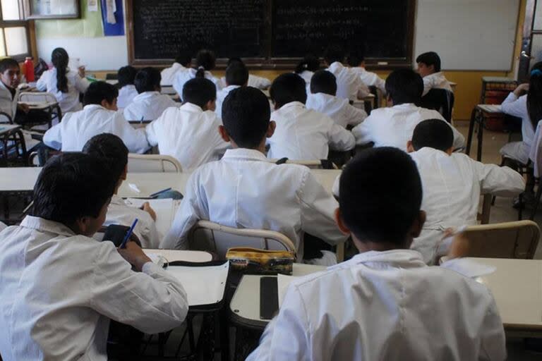 Los alumnos bonaerenses y porteños tendrán clases este jueves