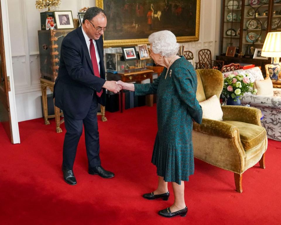 Britain's Queen Elizabeth II receives the Governor of the Bank of England Andrew Bailey during an audience in the Oak Room at Windsor Castle, Berkshire on November 24, 2021. (Photo by Steve Parsons / POOL / AFP) (Photo by STEVE PARSONS/POOL/AFP via Getty Images)