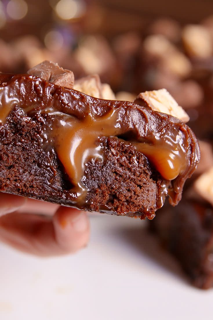 Snickers Poke Brownie