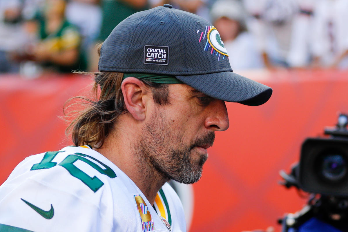 NFL Fines Aaron Rodgers, Green Bay Packers for Covid-19 Violations - WSJ