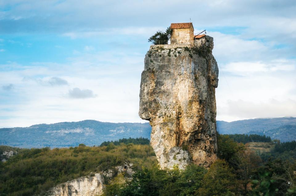 Katskhi Pillar (Church of St. Maximus)