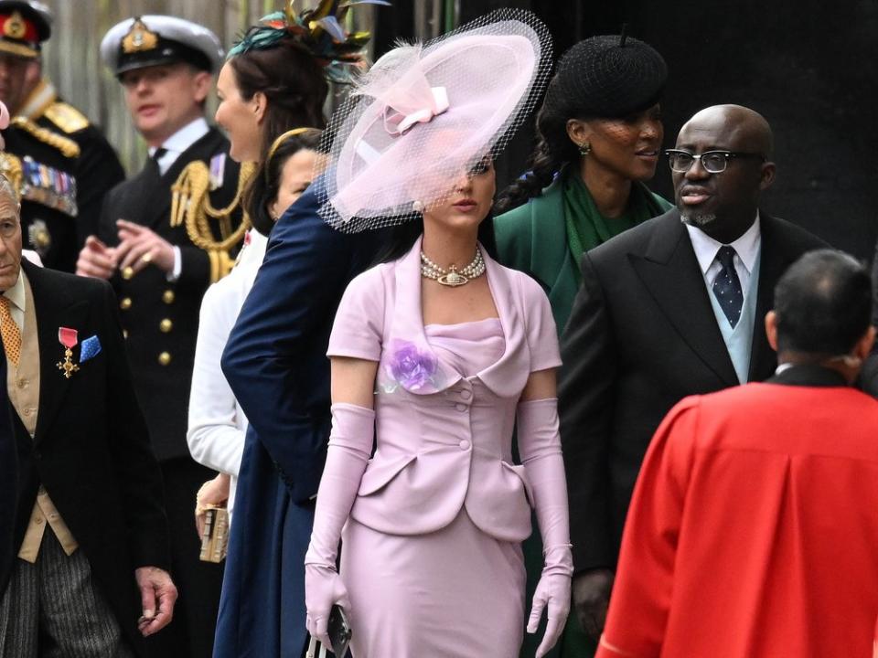 US-Sängerin Katy Perry beim Betreten der Westminster Abbey in London. (Bild: 2023 Getty Images)