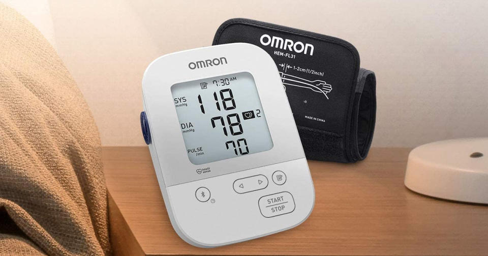 Monitor de presión arterial de Omron Foto: Amazon