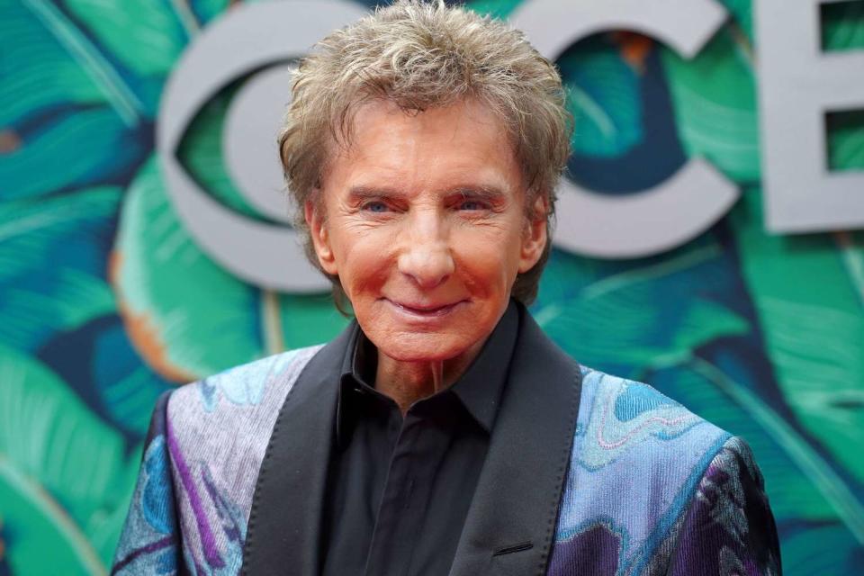 <p>Sean Zanni/Patrick McMullan via Getty </p> Barry Manilow